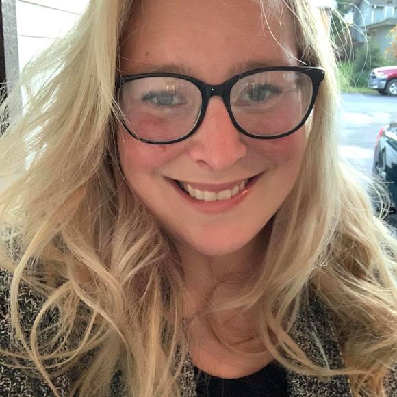 Meet your Posher, Tiffany - Picture 1 of 1